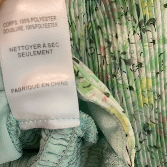 🕑 NWOT | ASTR the label | Bonnie Pleated Smocked Sweatheart Crop | Green | XS - Picture 9 of 13